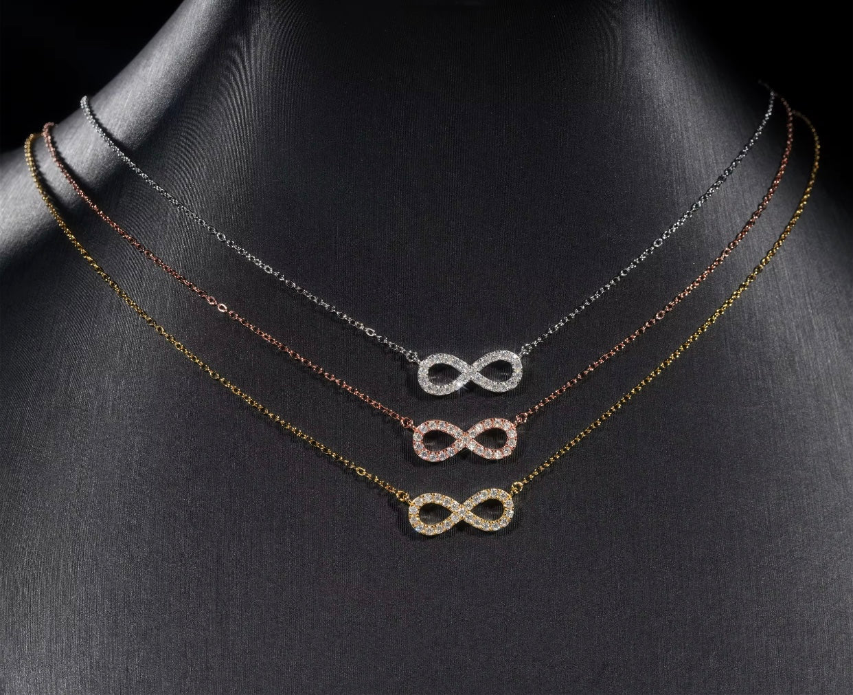 Women’s ♾️ Necklace| Moissanite VVS1 💎 | 40cm L| 5cm Pendent|