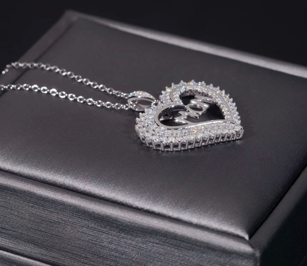 Moissanite Mom ♥️ Necklace| 925S| VVS 💎|