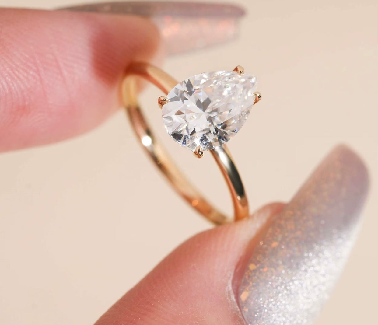 Romantic Moissanite 🍐 Cut 💍| 14k Solid Gold|2ct VVSD💎|