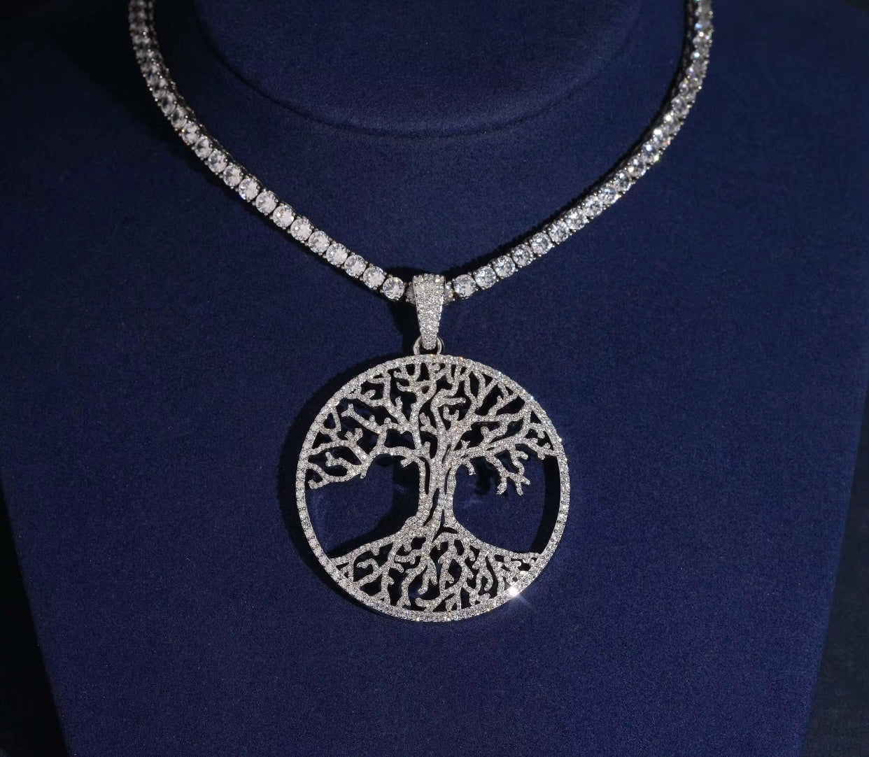 Yggdrasil Moissanite Pendent🌳💎|925S| VVSD|
